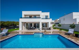 4 Bedroom Gorgeous Home In Novalja