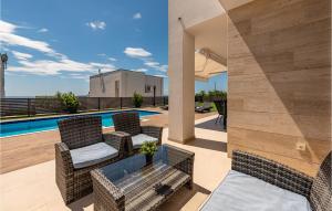 Luxurious Home In Novalja 