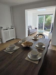 Charming Canterbury Central 3 Bedroom House - Garden views