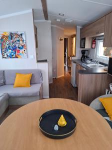 Campings Mobilhome kerou 1 : photos des chambres