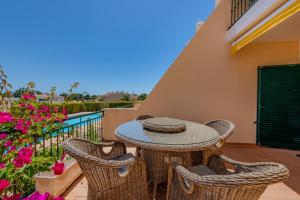 Sao Rafael TownHouse with Pool