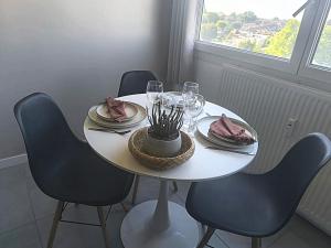 LeRelaisdOdile - Idéal PRO & Couple - Studio Cosy - Proche Metro - Parking Gratuit - Mons-en-Barœul - - WIFI HD - Smart TV - Entrée Autonome