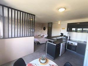 Appartements LeRelaisdOdile - Ideal PRO & Couple - Studio Cosy - Proche Metro - Parking Gratuit - Mons-en-Baroeul - - WIFI HD - Smart TV - Entree Autonome : photos des chambres