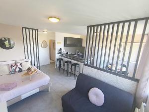 LeRelaisdOdile - Idéal PRO & Couple - Studio Cosy - Proche Metro - Parking Gratuit - Mons-en-Barœul - - WIFI HD - Smart TV - Entrée Autonome