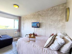Appartements LeRelaisdOdile - Ideal PRO & Couple - Studio Cosy - Proche Metro - Parking Gratuit - Mons-en-Baroeul - - WIFI HD - Smart TV - Entree Autonome : photos des chambres