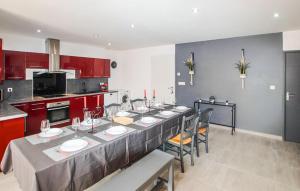 Awesome Home In Morières Les Avignon