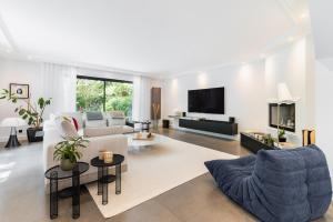Appartements Luxurious Duplex, Spacious, Garden, Parking : Appartement 3 Chambres