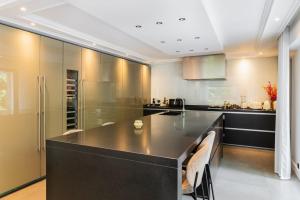Appartements Luxurious Duplex, Spacious, Garden, Parking : photos des chambres