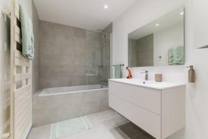 Appartements Luxurious Duplex, Spacious, Garden, Parking : photos des chambres