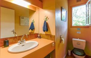 Maisons de vacances Amazing Home In La Boissieres Des Land : photos des chambres