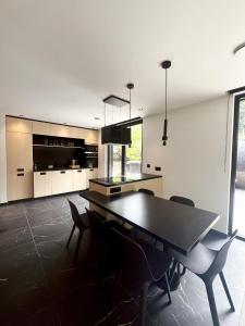 Serenity Lodge Durbuy - Sauna & Jacuzzi