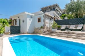 Family friendly house with a swimming pool Okrug Gornji, Ciovo - 24460