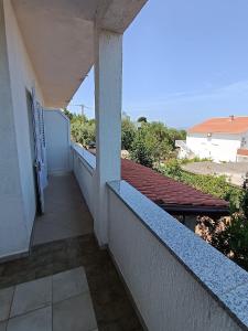 Apartments with parking spaces Lun, Pag - 24796