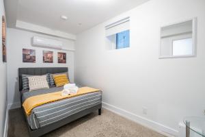Cozy Basement Stay Near High Park & Subway - Westend Suites
