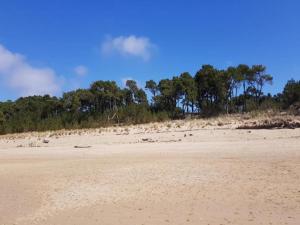 Maisons de vacances Charming Retreat in Bouniagues, cleaning included : photos des chambres