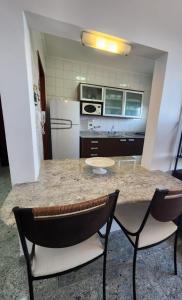 APTO PÉ na AREIA com Piscina - Centro Itanhaem