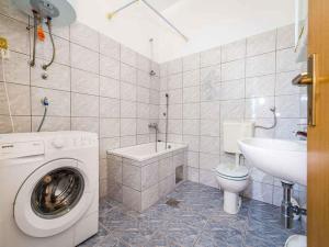 Holiday home in Jasenice 33303