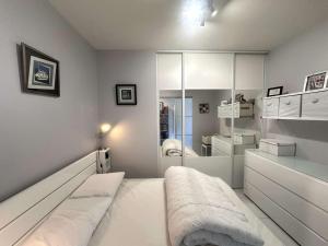 T2 rénové à 100m de la plage avec balcon et parking privé - FR-1-481-181