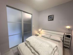 T2 rénové à 100m de la plage avec balcon et parking privé - FR-1-481-181