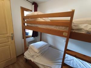 Appartements Appartement chaleureux avec terrasse sud, animaux admis, proche pistes - FR-1-445-223 : photos des chambres