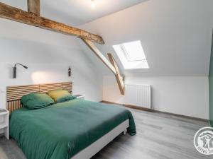 Maisons de vacances Grande maison a la campagne avec piscine et climatisation - FR-1-622-113 : photos des chambres