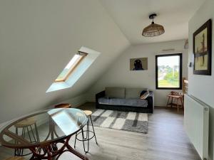 Maisons de vacances Maison Moderne Proche Plage et Bourg a Groix - FR-1-813-29 : photos des chambres