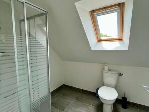 Maisons de vacances Maison Moderne Proche Plage et Bourg a Groix - FR-1-813-29 : photos des chambres