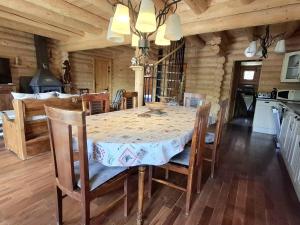 Chalets Chalet spacieux avec parking securise, proche de l-etang - FR-1-592-87 : photos des chambres