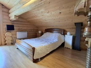 Chalets Chalet spacieux avec parking securise, proche de l-etang - FR-1-592-87 : photos des chambres