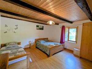 Maisons de vacances Maison spacieuse avec spa, ping-pong et baby-foot, ideale pour detente en famille - FR-1-589-828 : photos des chambres