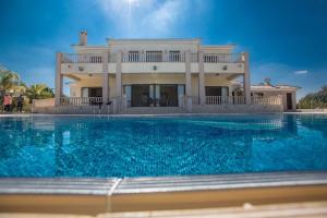 Villa Protaras Deluxe, Fabulous And Luxurious 7Bdr Villa, Close To Fig Tree Bay Beach