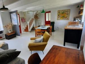 Maisons de vacances Maison charmante au calme avec jardin a Kerlard - FR-1-813-24 : photos des chambres