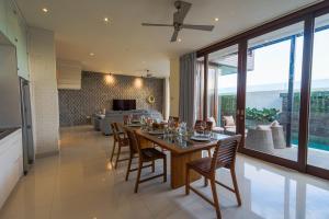 Marvella Villa 3BR with rice field view Canggu