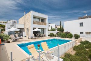 Villa Tavrou Dyo - Luxury 3 Bedroom Latchi Villa With Private Pool - Stunning Sea Views