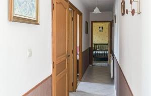 Maisons de vacances Gorgeous Home In Gueschart With Kitchen : photos des chambres