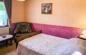Maisons de vacances Gorgeous Home In Gueschart With Kitchen : photos des chambres