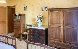 Maisons de vacances Gorgeous Home In Gueschart With Kitchen : photos des chambres