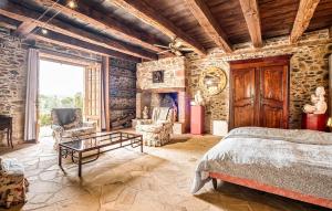 Maisons de vacances Stunning Home In Sainte-Trie With Wifi : photos des chambres