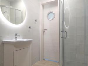 Willa M19 - Adults Only