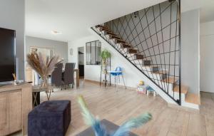 Stunning Home In Esquay-Notre-Dame