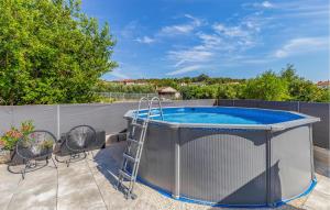 2 Bedroom Lovely Apartment In Pula