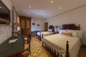 Deluxe Triple Room room in Casa de São Domingos