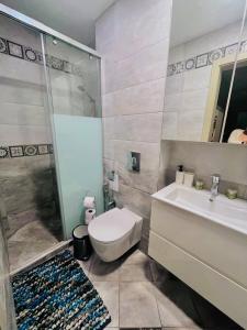 Cozy central apt 1BD&Romantic Balcony