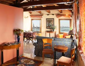 San Simeon Apartments