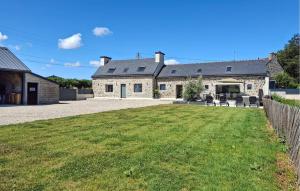 Maisons de vacances Beautiful Home In Pordic With Wifi : photos des chambres