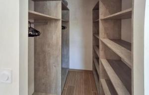 Maisons de vacances Beautiful Home In Pordic With Wifi : photos des chambres