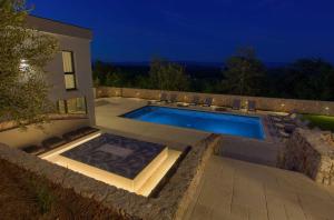 Villa ASTRUM with heated indoor and outdoor pool, jacuzzi and sauna