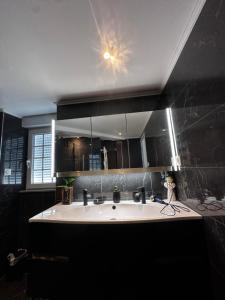 Chambres indépendantes et salles de bain privatives