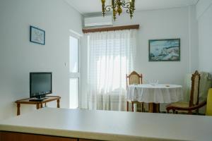 Cozy Seaside Apartment Near Rodies Beach Chalkida Escape
