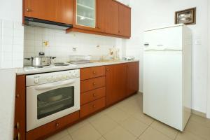 Cozy Seaside Apartment Near Rodies Beach Chalkida Escape